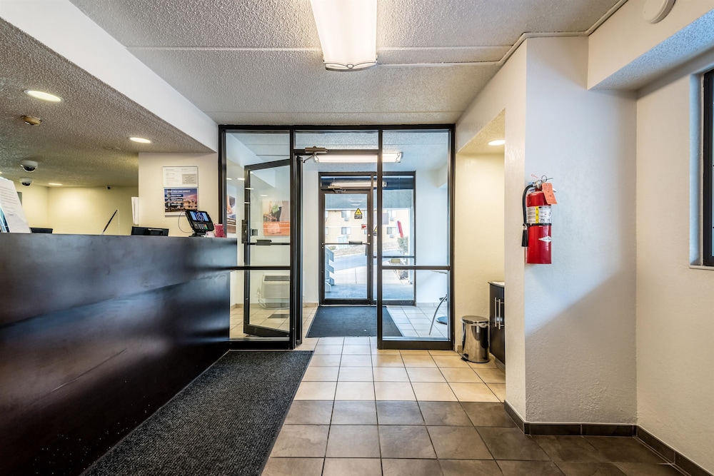 Motel6 Birmingham, AL 7/44