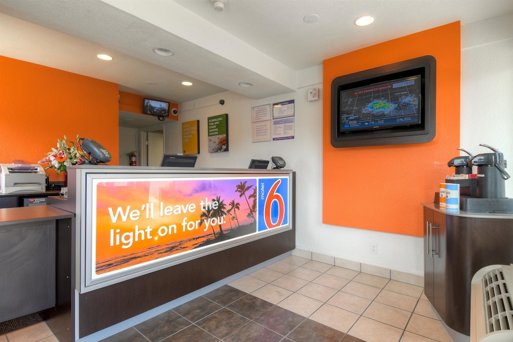 Motel6 Costa Mesa, CA 13/55