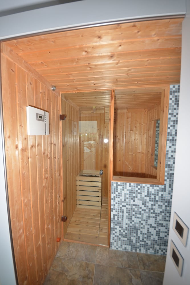 Alphaplus Apartments 29/50
