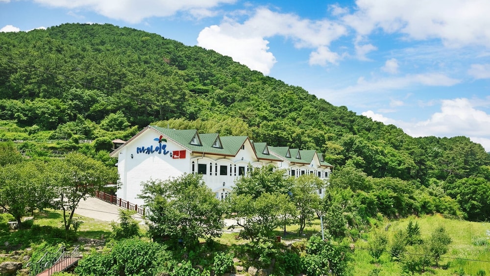 Tongyeong Makai O Pension 46/50