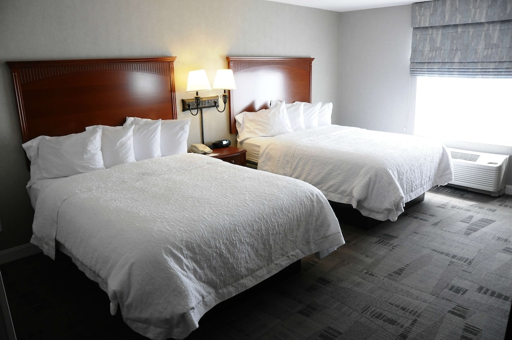 Hampton Inn Suites Redding Ca 17/55