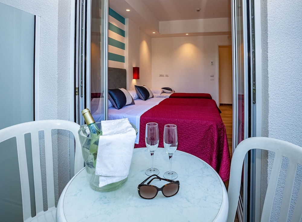 Hotel Angelina 35/38