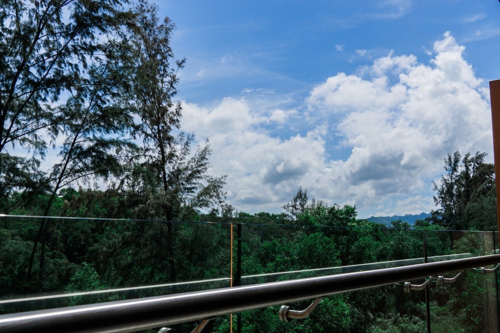 CORIACEA BOUTIQUE RESORT 56/63