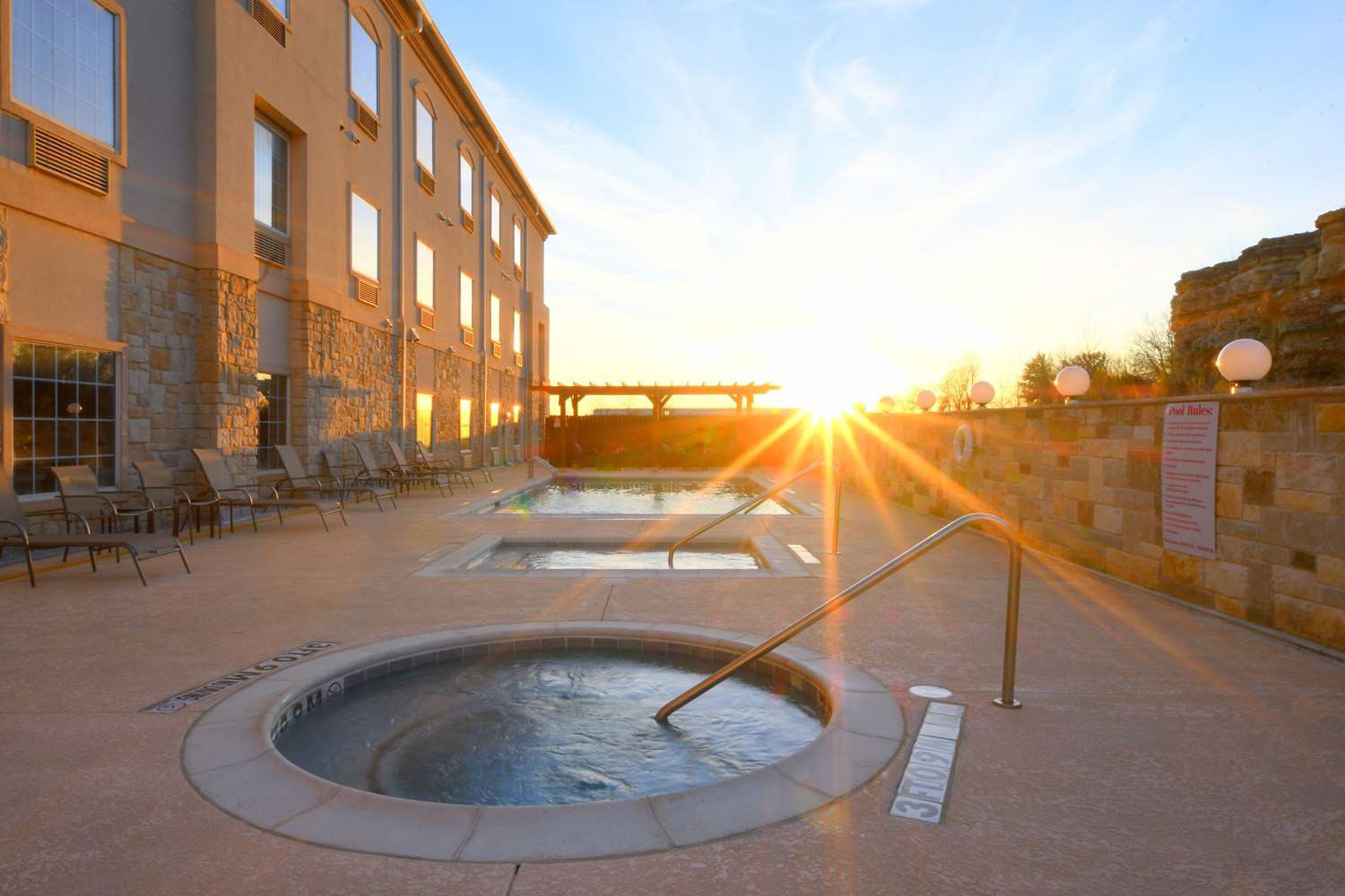 Baymont Inn & Suites by Wyndham Glen Rose 20/46