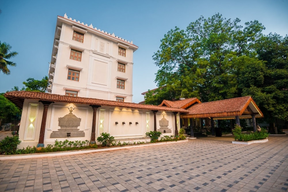 Svatma - A Luxury Heritage Resort 6/77