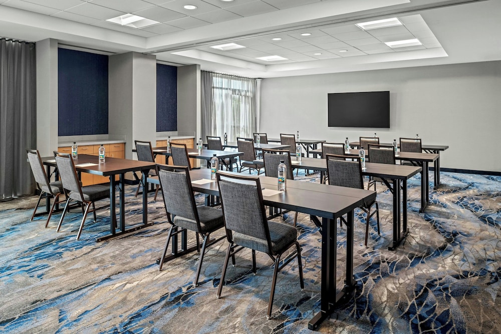 Fairfield Inn & Suites Stockton Lathrop 39/54
