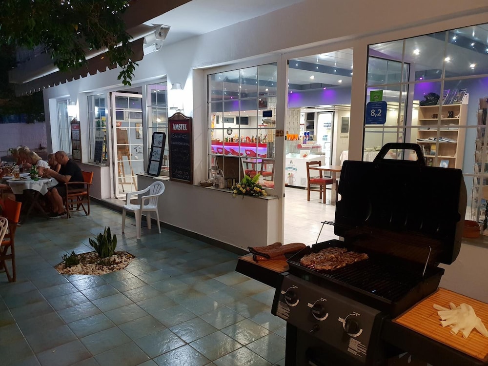 AMAZONES VILLAS APARTMENTS 17/32