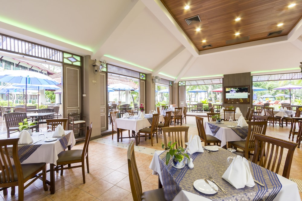 Amora Beach Resort Phuket 58/75