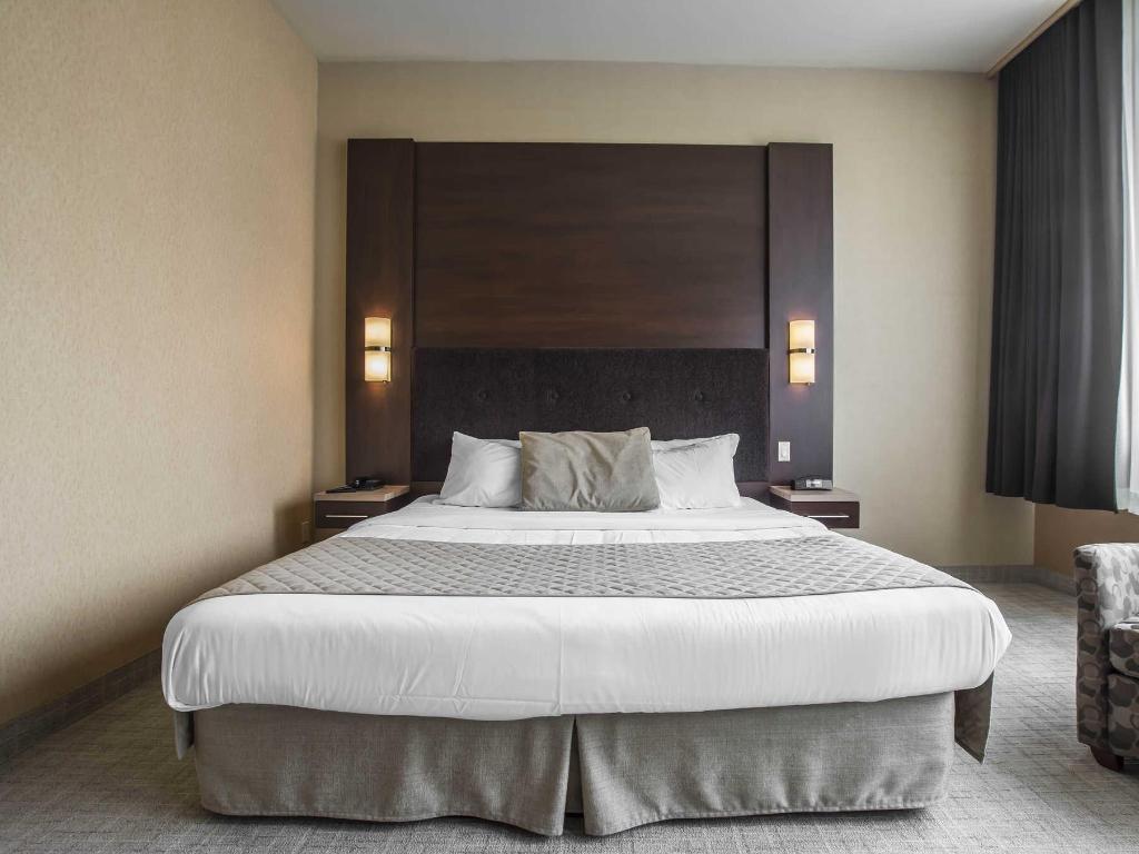 Upgrade, Queen Bed