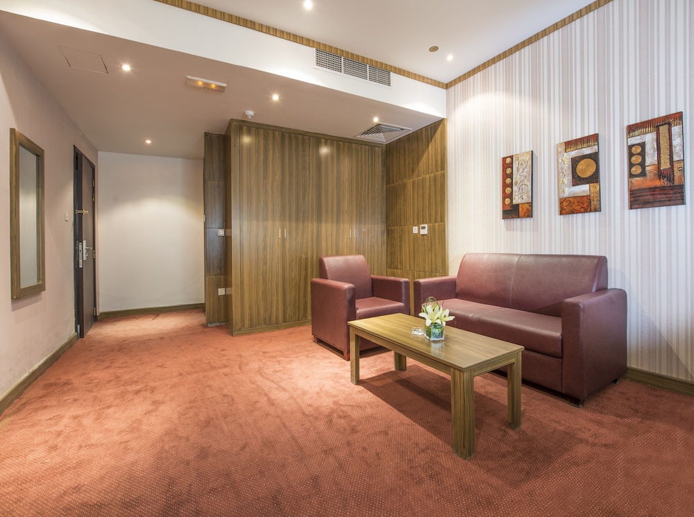 Royal Tulip Hotel 34/45