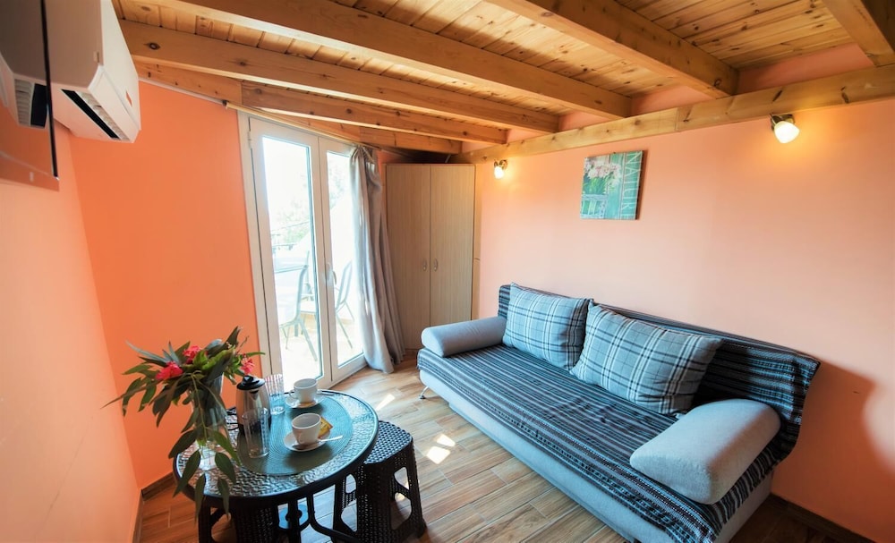 Argo Maisonettes Suites 19/28