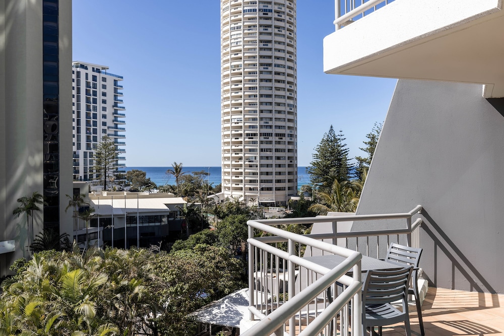 Mantra Crown Towers Surfers Paradise 17/95
