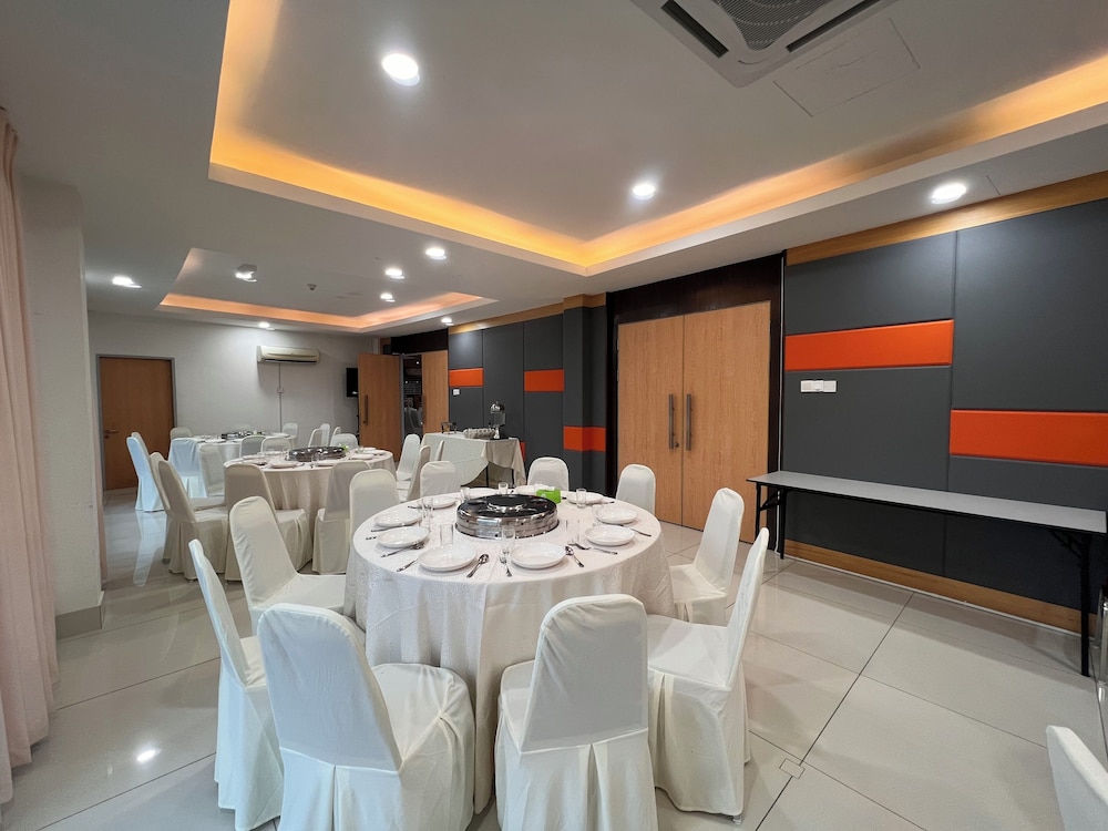 D Arc Hotel 40/50
