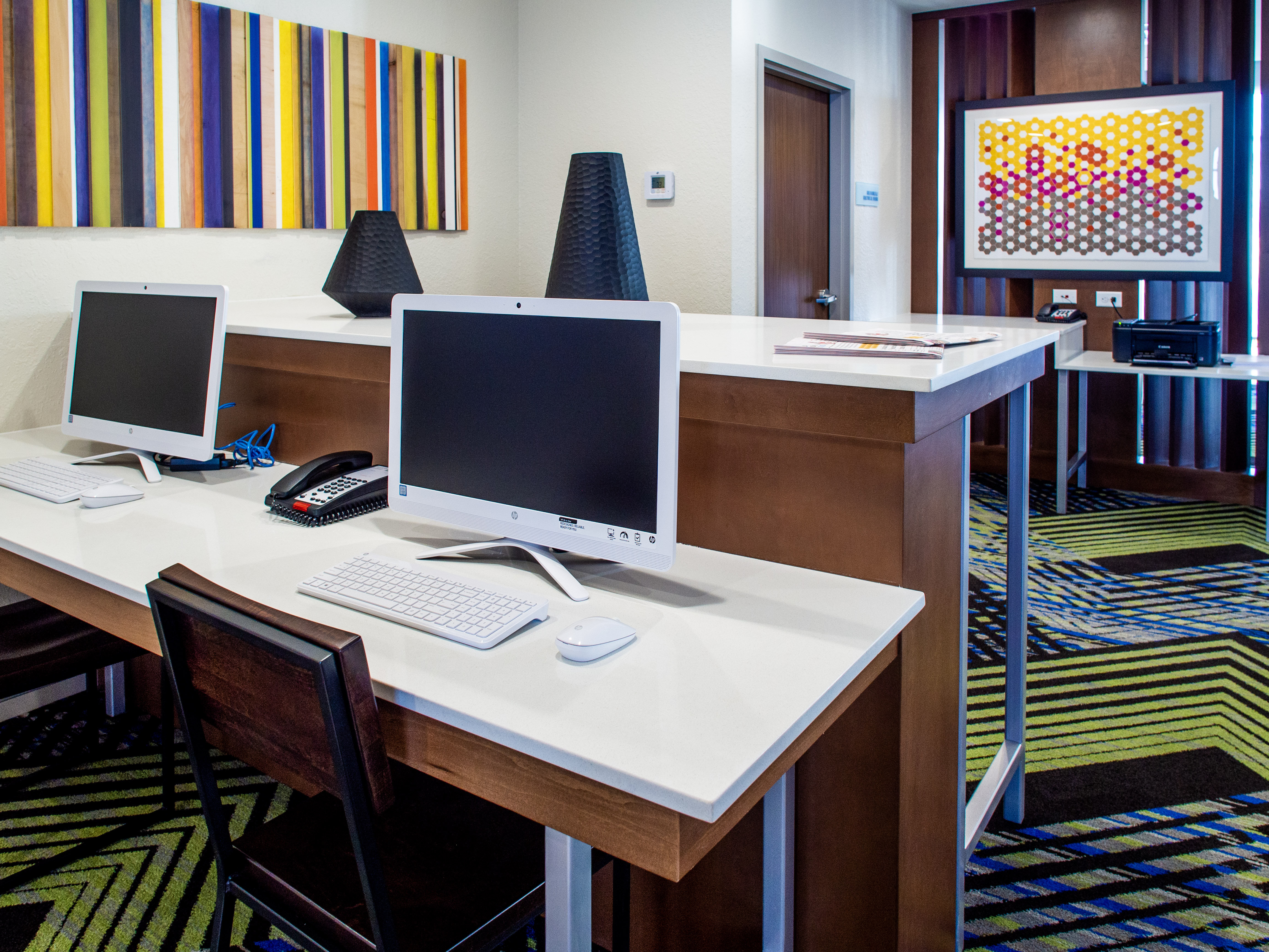 Holiday Inn Express & Suites Oklahoma City Airport 34/36