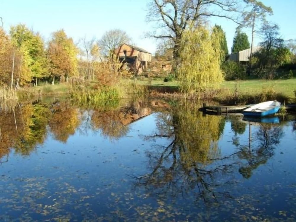 The Hall Farm B B 17/24