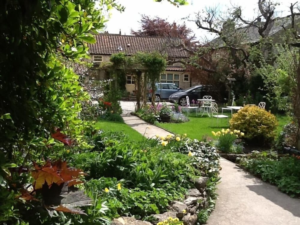 Bramwood Cottages 26/36