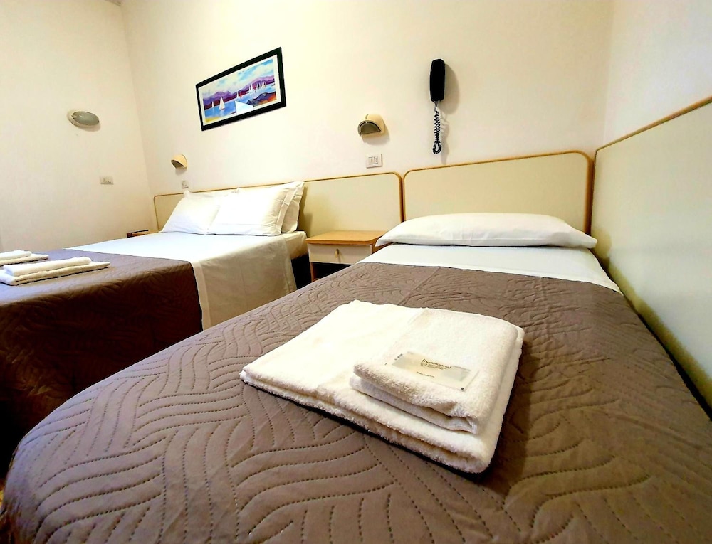 Hotel Lively 10/40