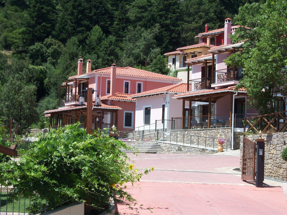 Ilaeira Mountain Resort 3/50