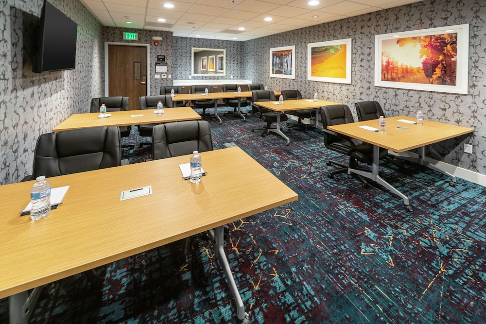 Hampton Inn and Suites Santa Maria 46/48