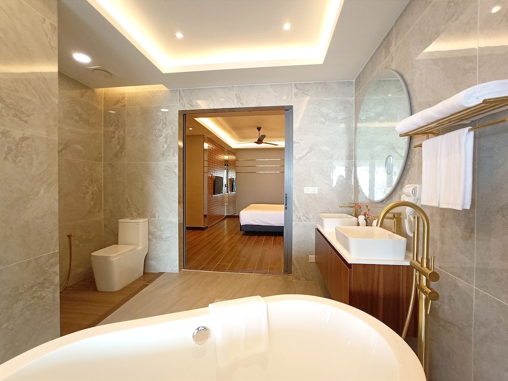 Pacific Regency Beach Resort Port Dickson 48/48