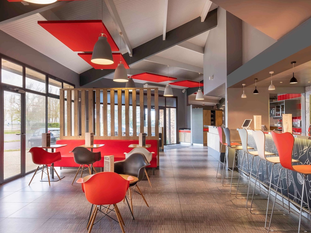Ibis Amboise 39/65