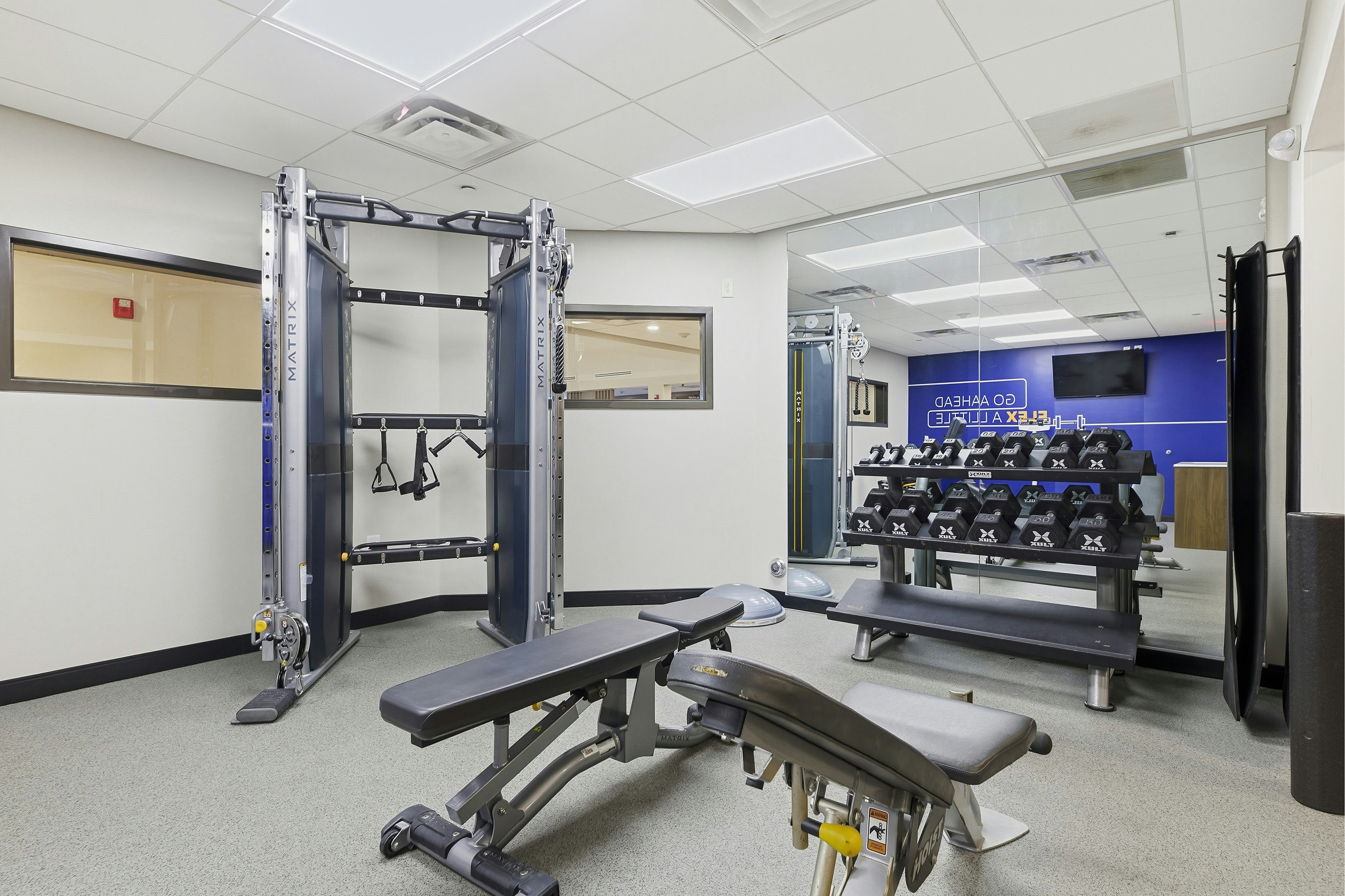 Holiday Inn Express & Suites Raleigh West - Lenovo Center 80/102