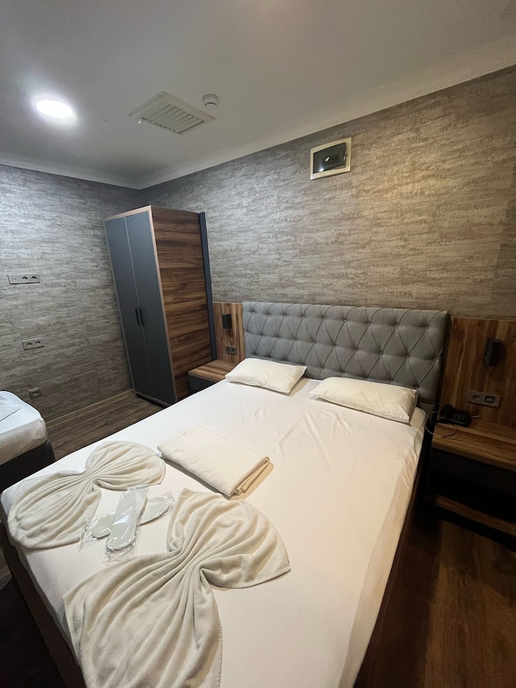 La Vie Suit Otel 7/28