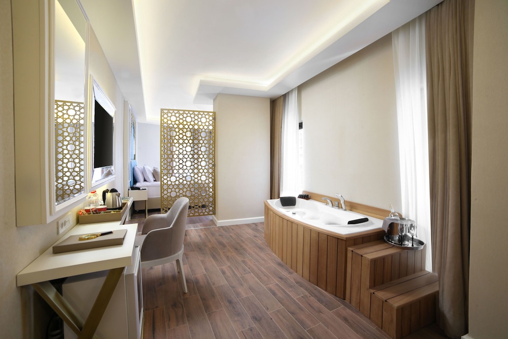 Great Fortune Design Hotel and Spa 42/56