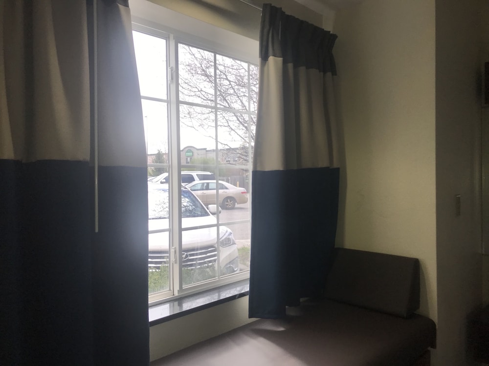 Microtel Inn & Suites by Wyndham Indianapolis Airport 23/36