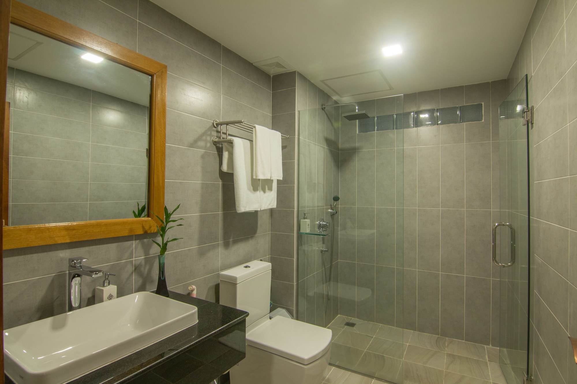 جناح متصل عائلي بسريرين كينج وسرير فردي، Chhaylong Angkor Boutique Hotel 4/6