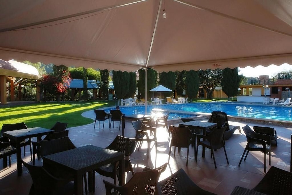 Los Parrales Hotel 23/33