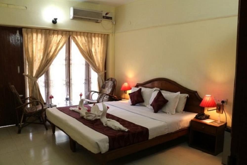 DELUXE, DOUBLE BED