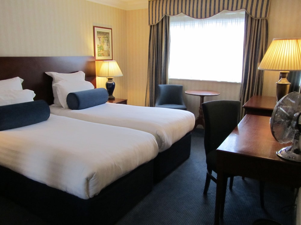 Windmill Village Hotel, Golf Club Spa, BWSC 6/41