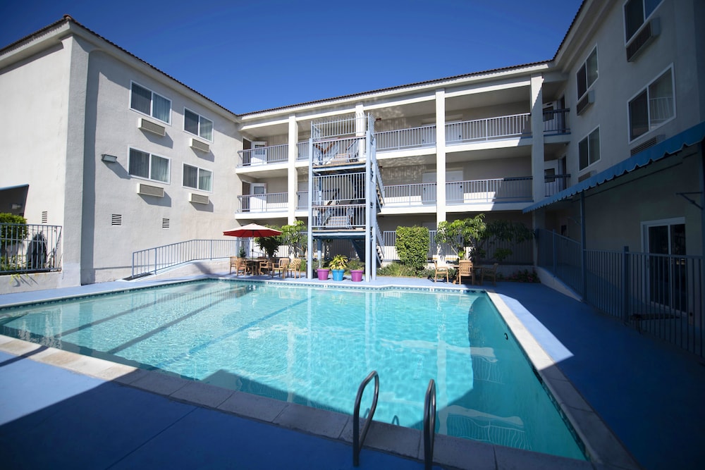 Brookhurst Plaza Inn 20/39