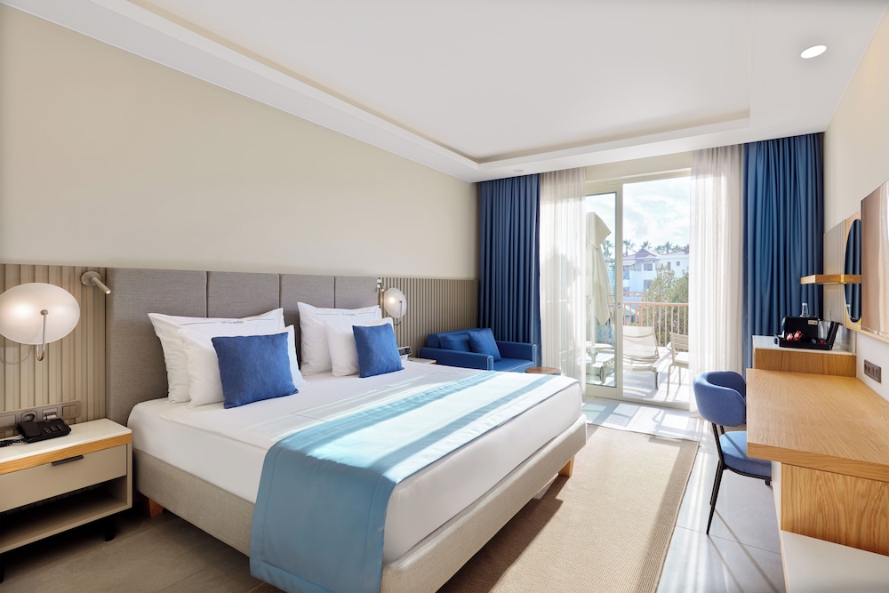 ROOM, TERRACE