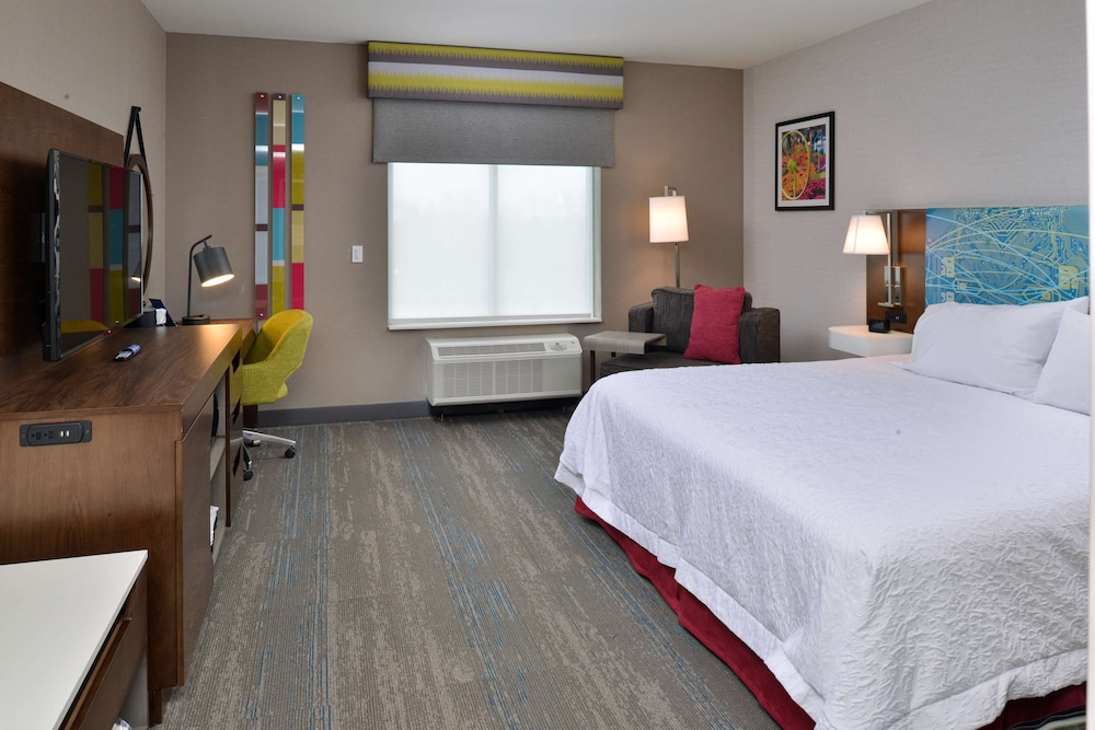 Hampton Inn Suites Adrian Mi 19/52