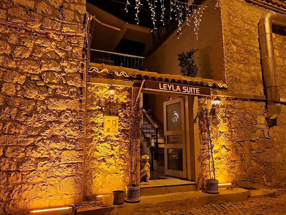 Leyla Suite 28/30