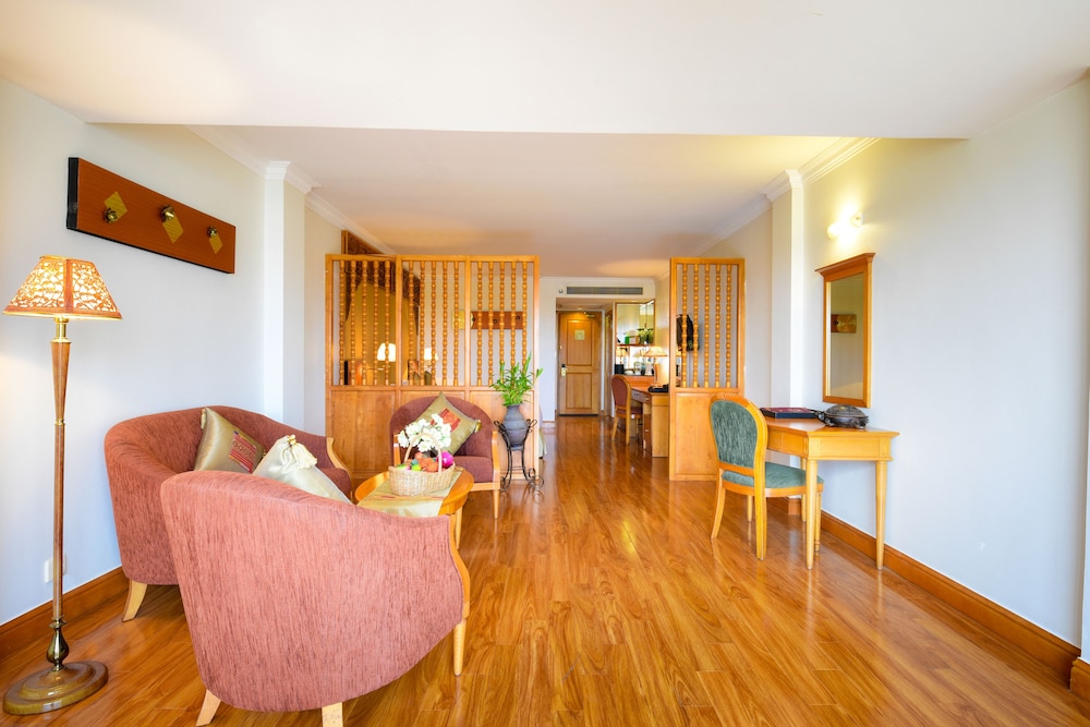 ANGKOR CENTURY RESORT AND SPA 65/78