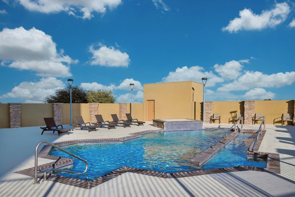 Fairfield Inn And Suites Fort Stockton 35/40