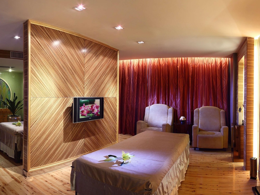 Pullman Guangzhou Baiyun Airport Hotel 34/77