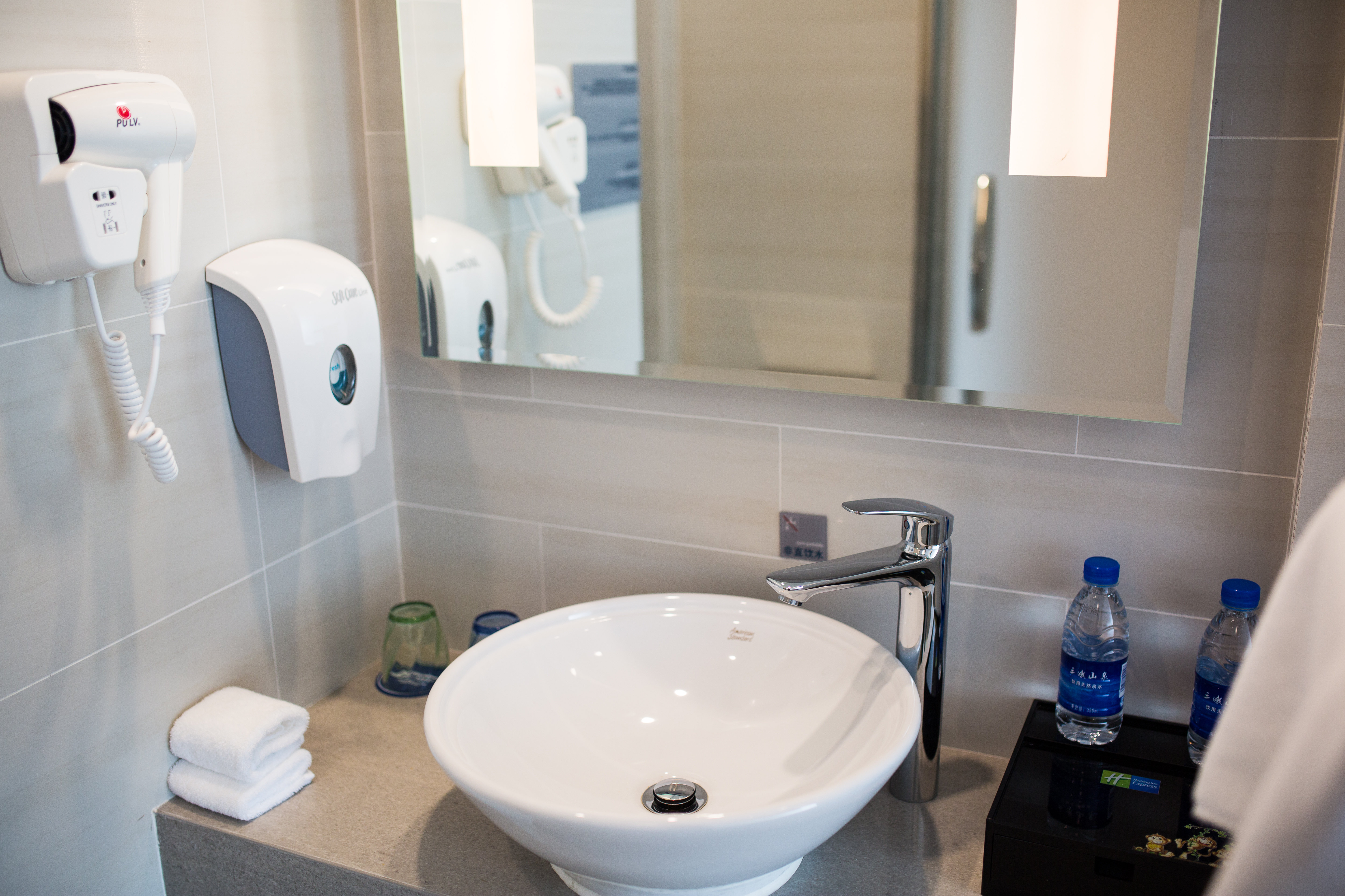 HOLIDAY INN EXPRESS EMEI MOUNTAIN 69/69