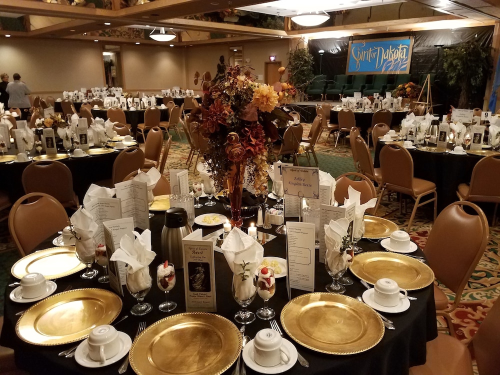 Crossroads Hotel Huron Event Center 37/50