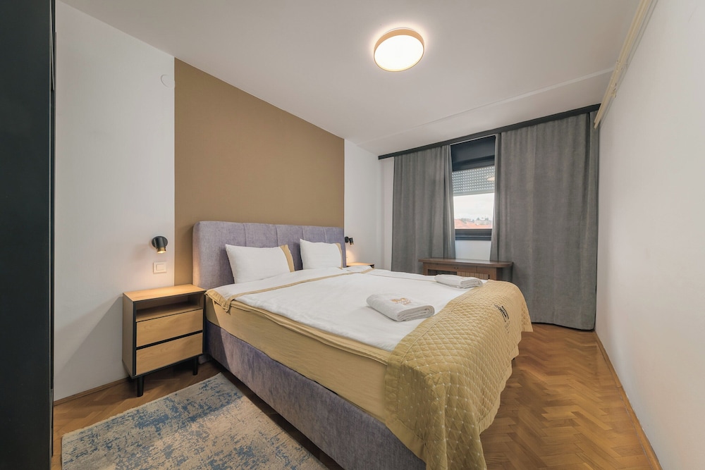 Meridien Luxury Apartments 15/50