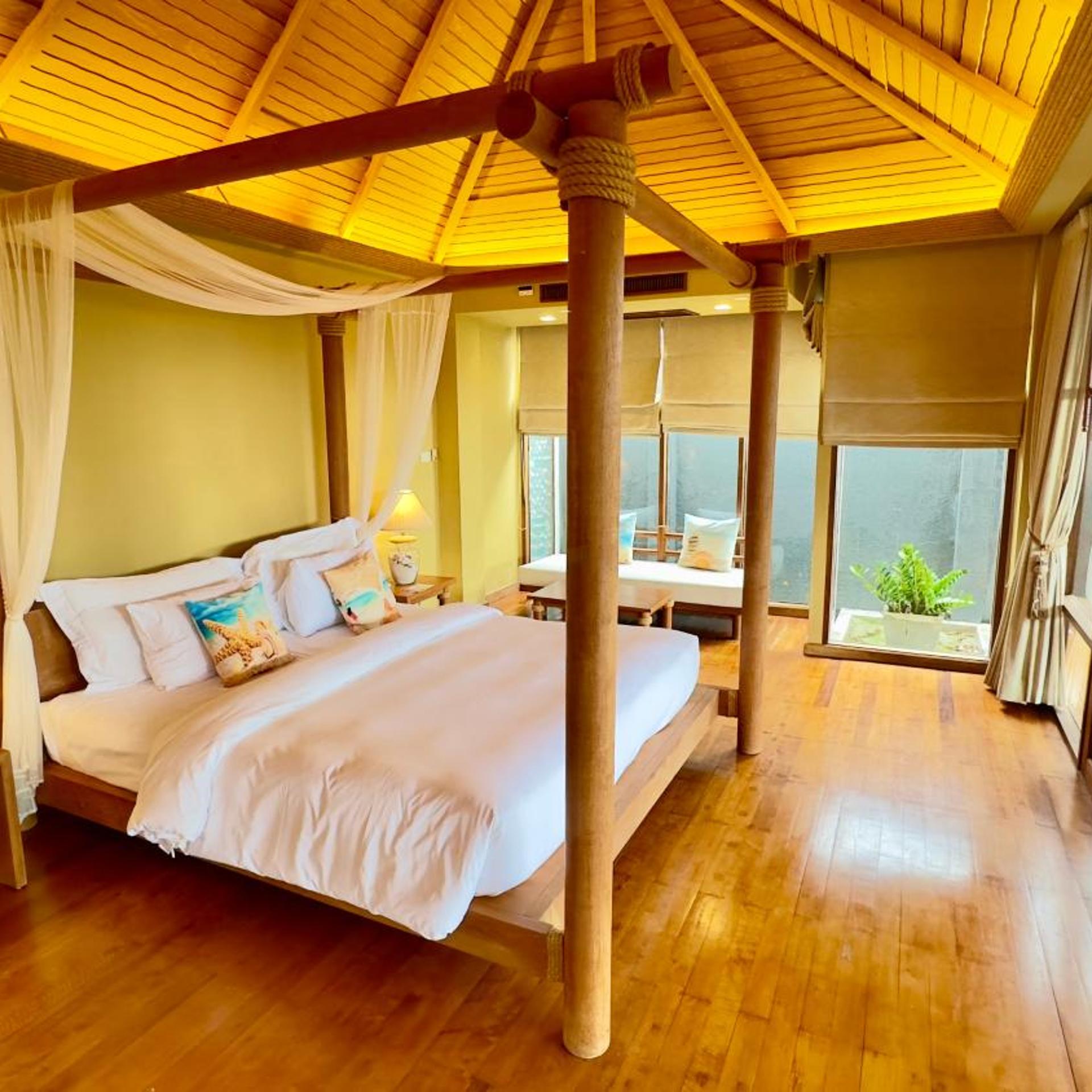 Grand Pool Villa