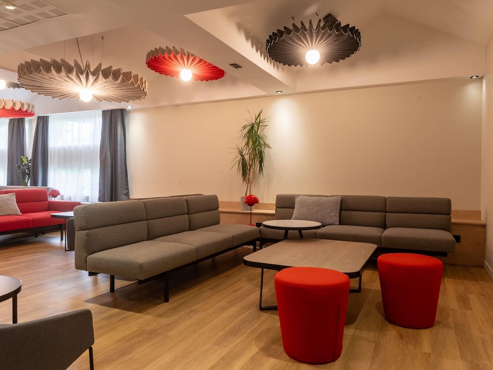 Ibis Lyon Est Bron 43/67