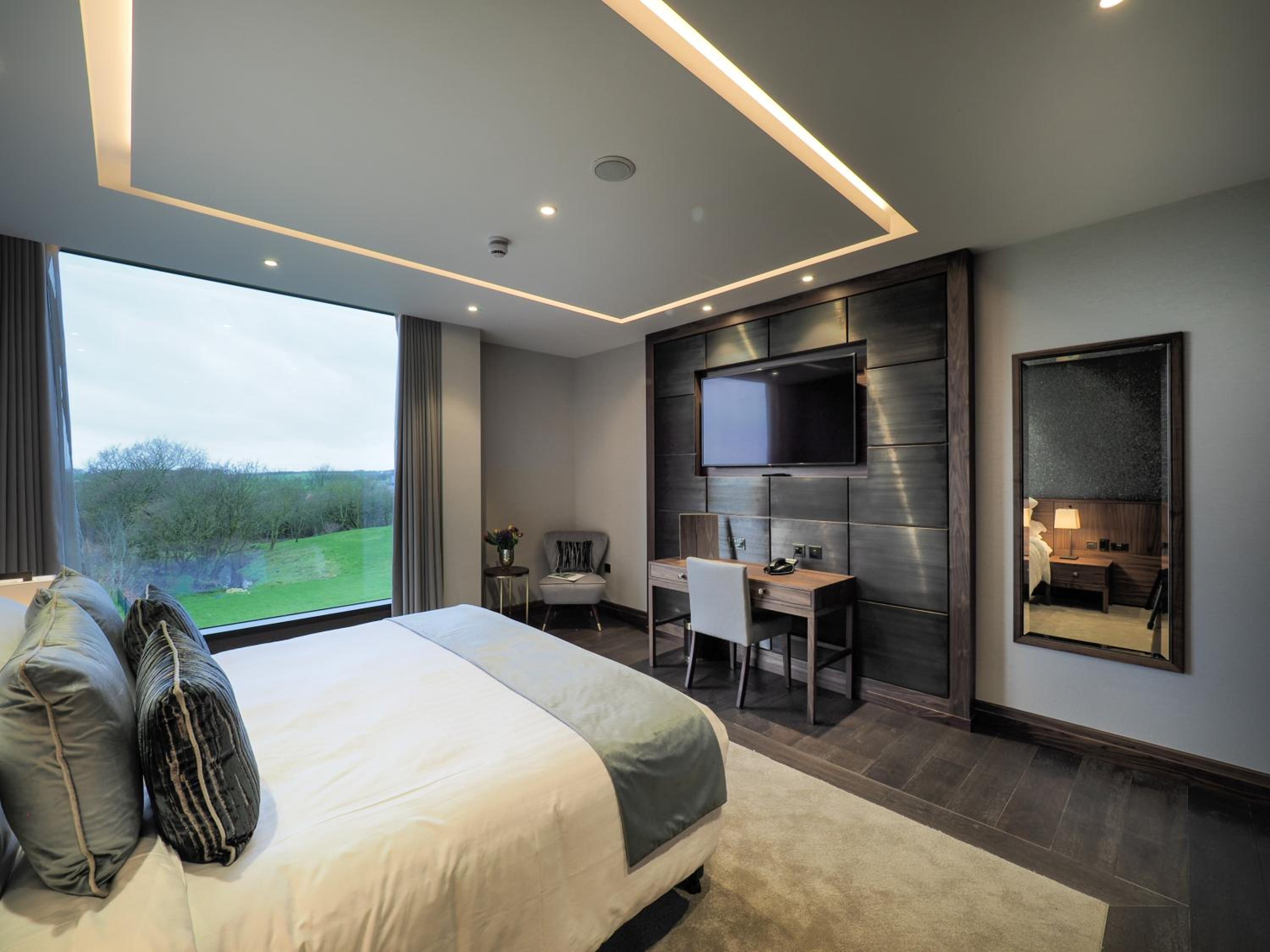 Room, Double or Twin Bed, Country Side View, Large