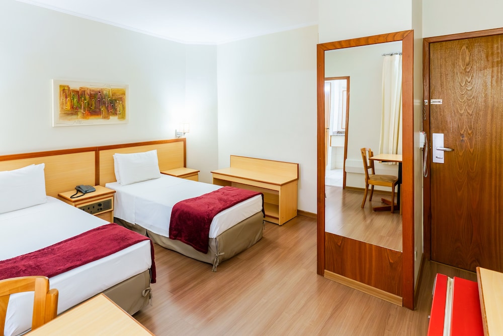 Hotel Augusta Boulevard 24/55