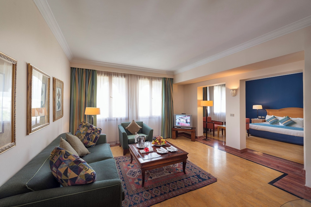 Reef Oasis Beach Resort 58/82