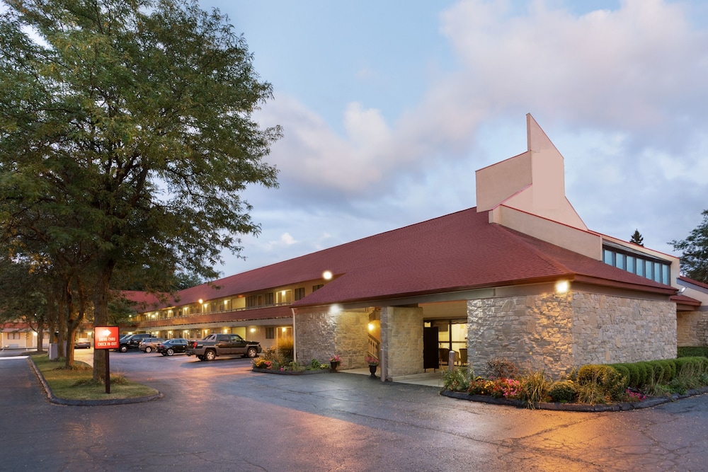 Super 8 by Wyndham Findlay 2/34