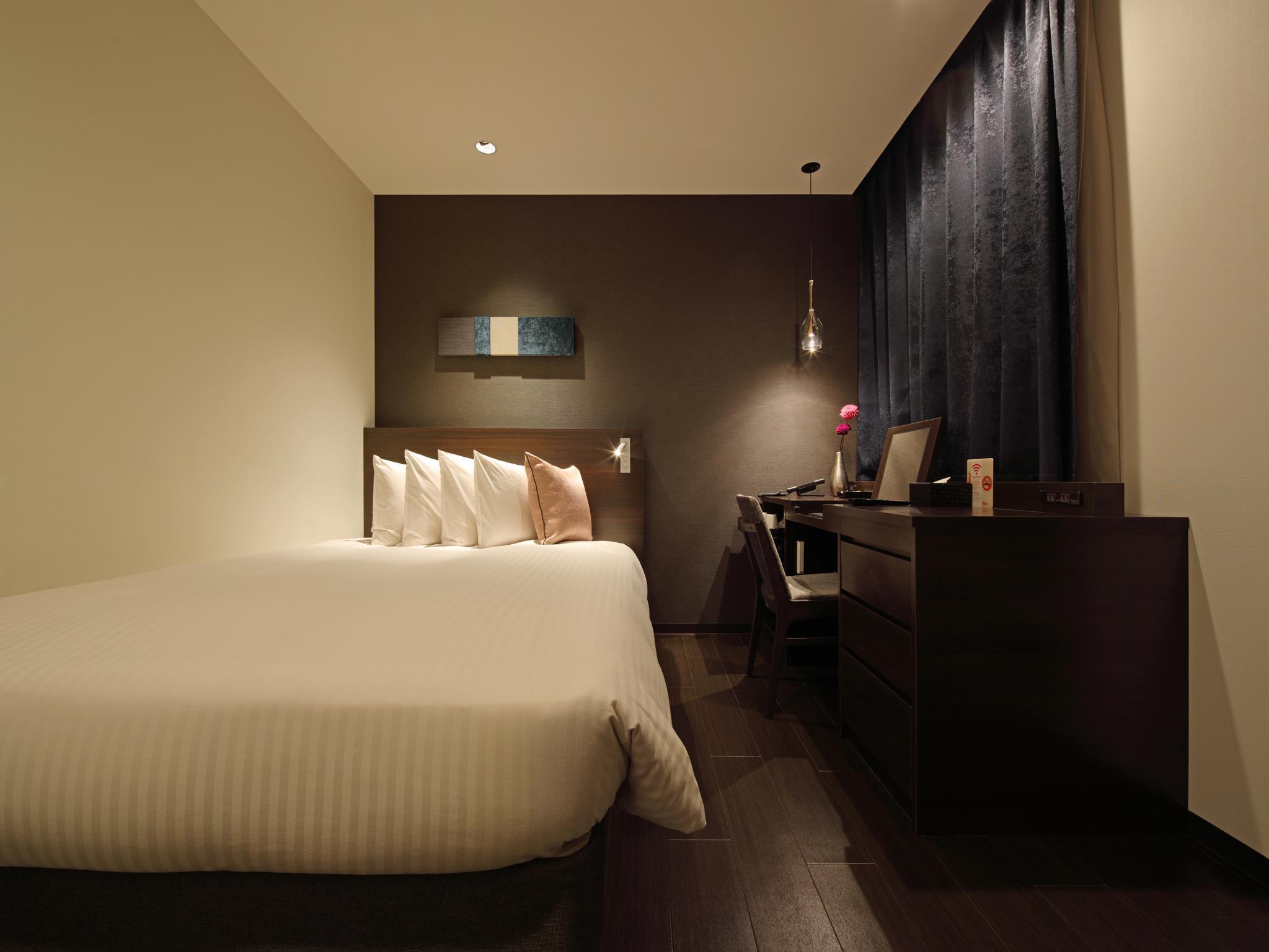 STANDARD, DOUBLE BED, BATHTUB